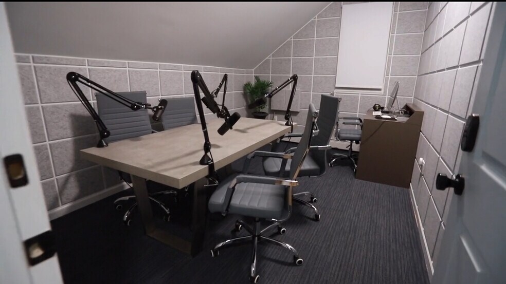 More Photos Of 170 Moore St, Brooklyn Service For Sale