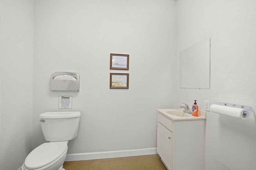 More Photos Of 411-413 Ferry St, Martinez Storefront Retail Office For Sale