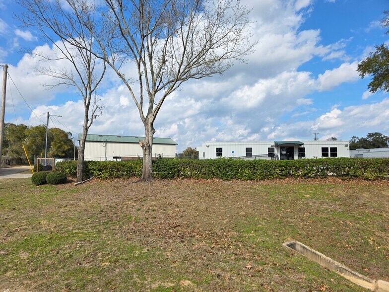 Primary Photo Of 4742 Blountstown Hwy, Tallahassee Office For Lease