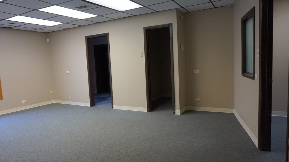 More Photos Of 15510 Cicero Ave, Oak Forest Medical For Lease