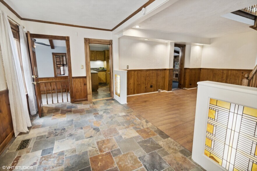 More Photos Of 438 N Hough St, Barrington Office For Sale