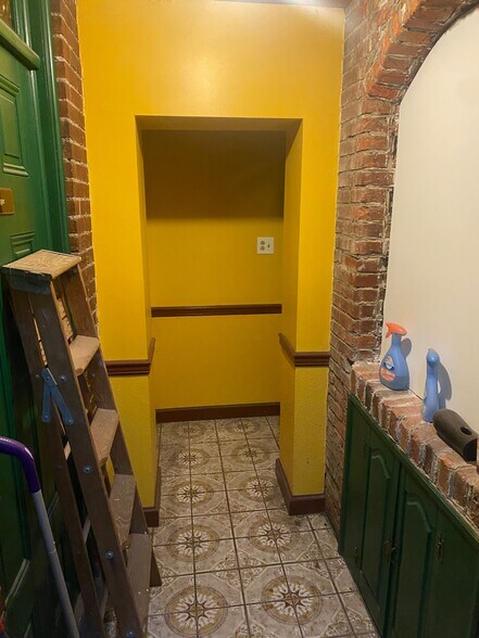 More Photos Of 50 N 4th St, Columbia Storefront Retail Residential For Lease