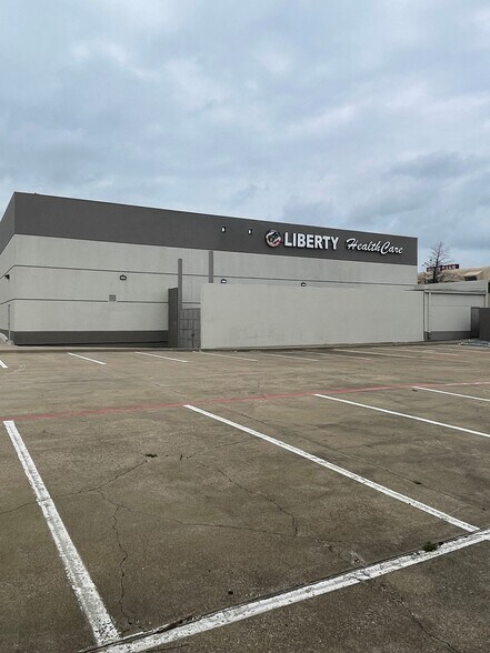 More Photos Of 18600 Lyndon B Johnson Fwy, Mesquite Storefront Retail Office For Sale