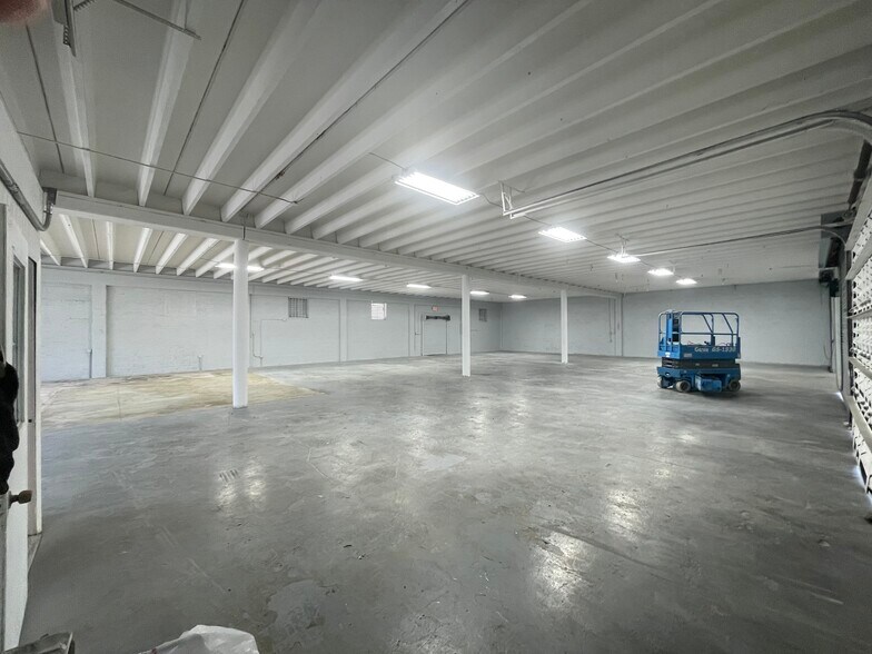 More Photos Of 5731 SW 23rd St, West Park Auto Repair For Lease