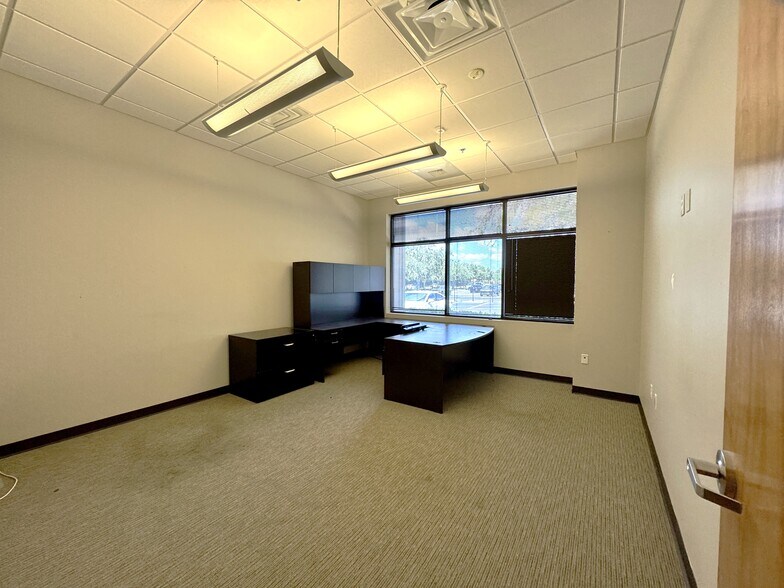 More Photos Of 2900-2928 S Falkenburg Rd, Riverview Light Distribution For Lease