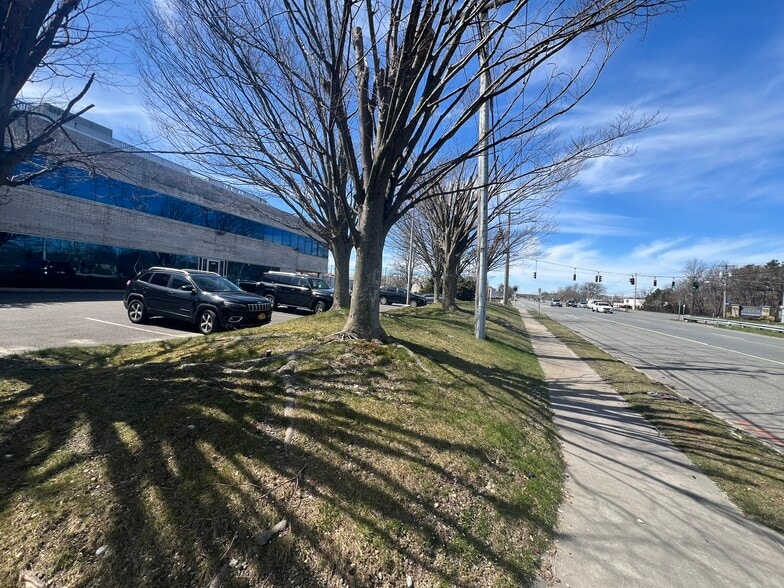 More Photos Of 4400 Veterans Memorial Hwy, Holbrook Office For Sale