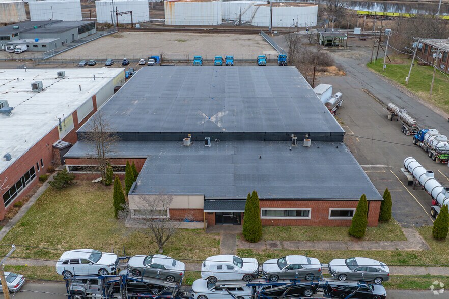 More Photos Of 275 Welton St, Hamden Manufacturing For Lease