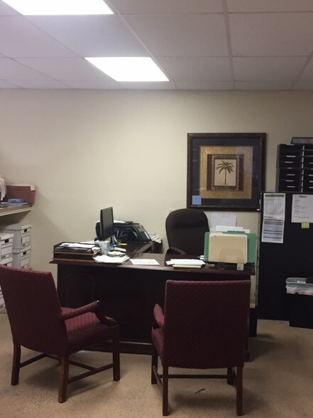 More Photos Of 2810 Maine Ave, Lakeland Warehouse For Sale