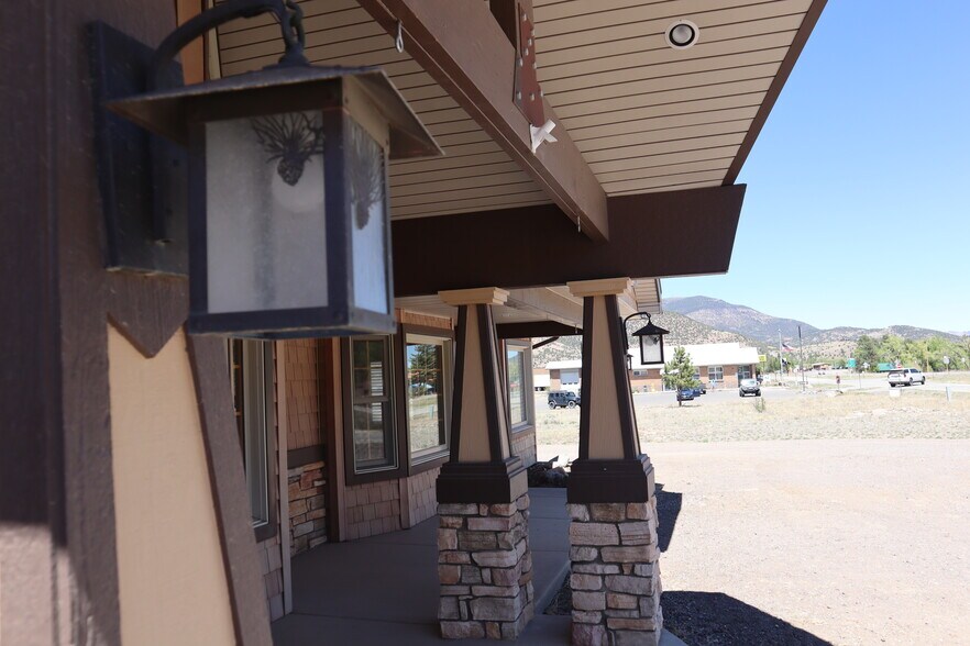 More Photos Of 173 Frontage Rd, South Fork Freestanding For Lease