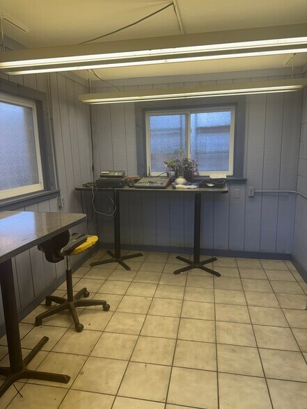 More Photos Of 34401 Commerce Rd, Fraser Warehouse For Lease