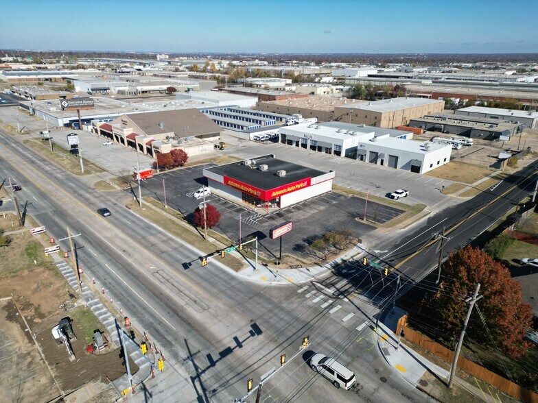 More Photos Of 4461 S Sheridan Rd, Tulsa Freestanding For Lease