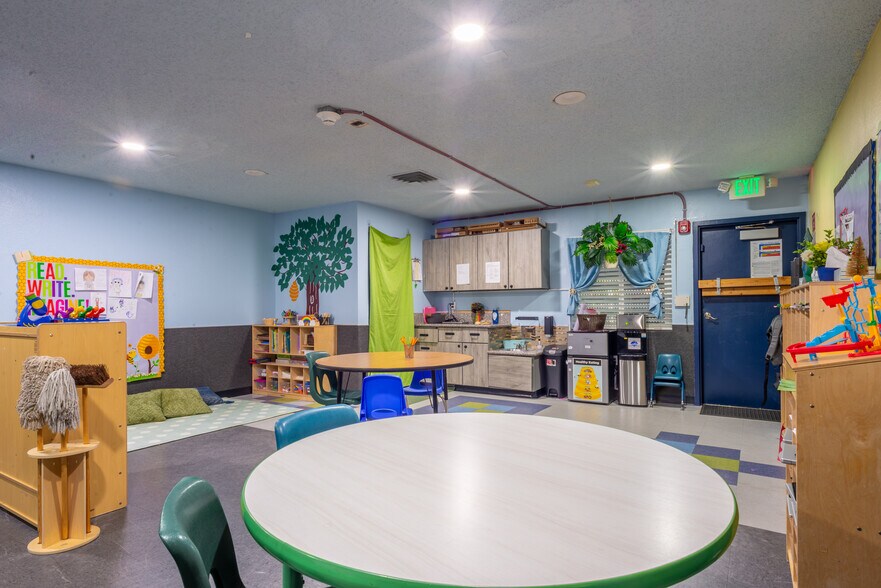 More Photos Of 555 Page St, Las Vegas Daycare Center For Lease