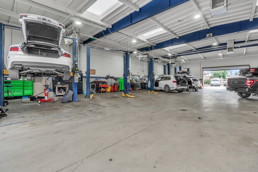 More Photos Of 10325 Central Ave, Montclair Auto Dealership For Lease