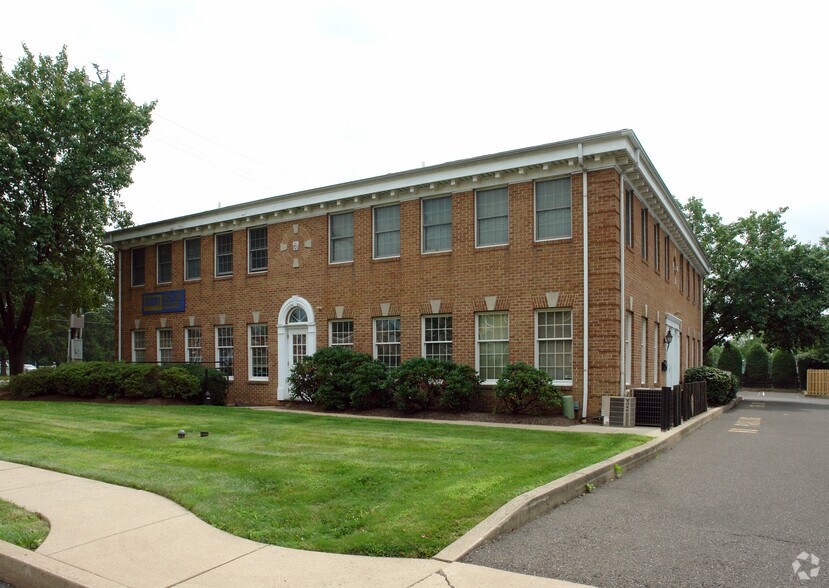 More Photos Of 600 E Main St, Lansdale Office Residential For Sale