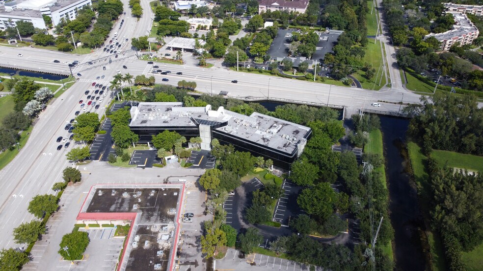 More Photos Of 2 S University Dr, Plantation Office For Lease