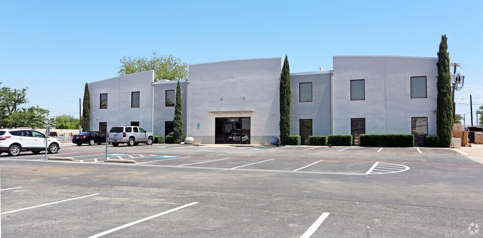 More Photos Of 6200 Maple Ave, Dallas Office For Sale