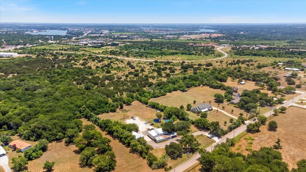 More Photos Of 725 Holmes Dr, Granbury Auto Repair For Sale