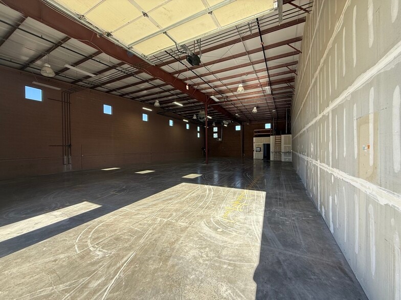 More Photos Of 457 N Old Highway 91, Hurricane Warehouse For Sale