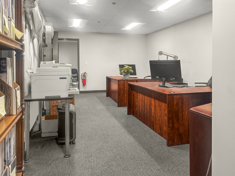 More Photos Of 5100 Main St, Downers Grove Medical For Lease