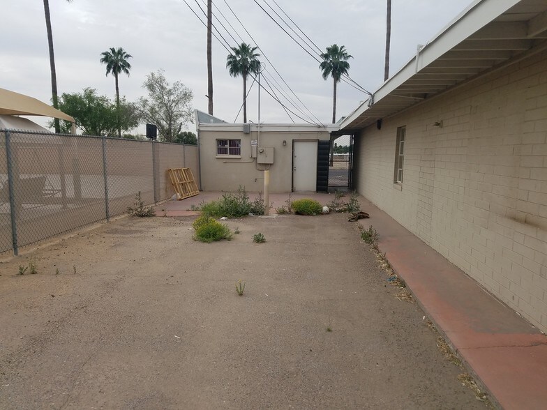 More Photos Of 4810 W Glendale Ave, Glendale Office For Sale