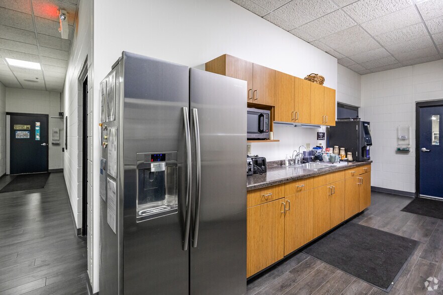 More Photos Of 110 Lincoln St, Johnson Creek Manufacturing For Sale