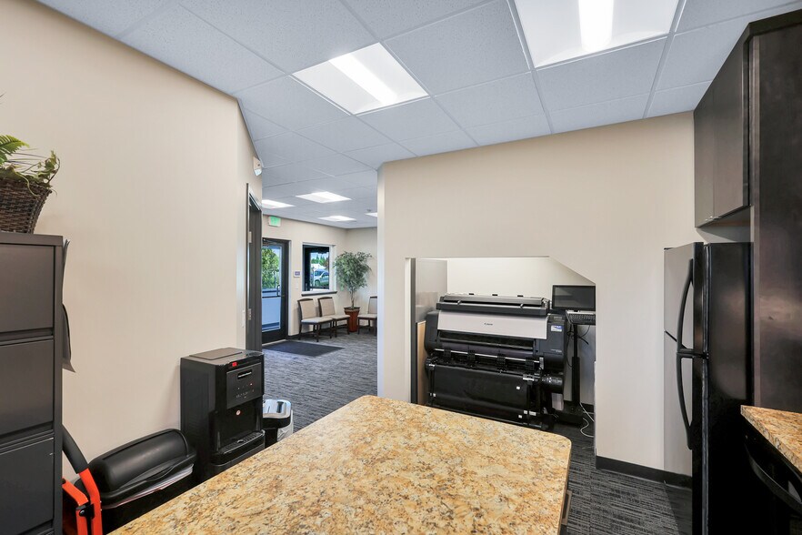 More Photos Of 17612 E Sprague Ave, Spokane Valley Office For Sale