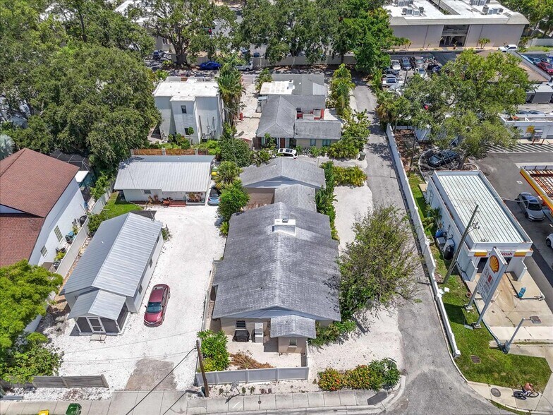 More Photos Of 1760 Wisconsin Ln, Sarasota Multifamily For Sale