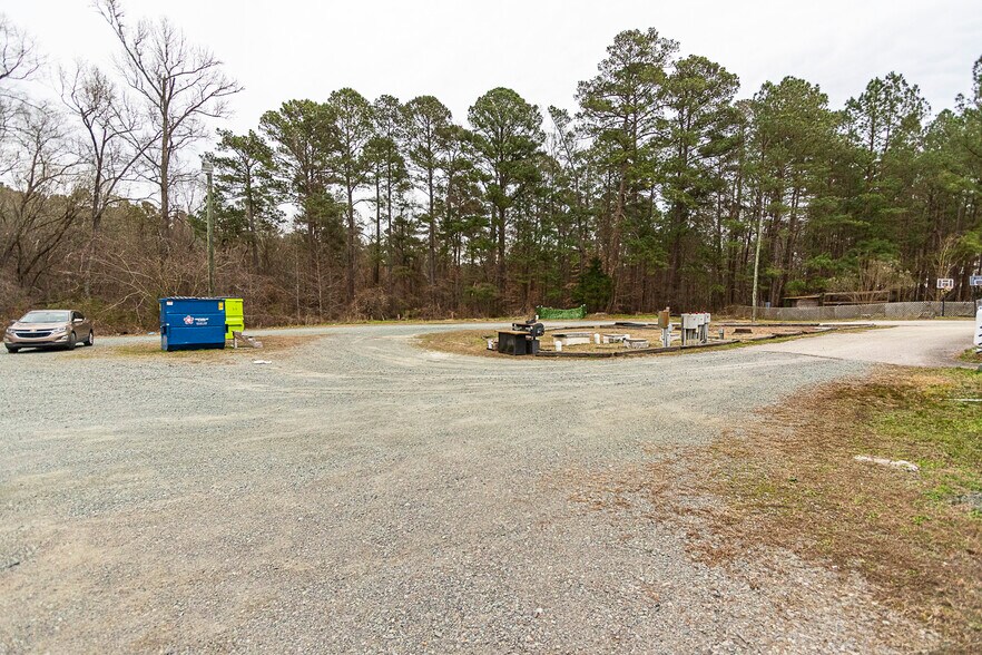 More Photos Of 1434 Farrington Rd, Apex Light Manufacturing For Sale