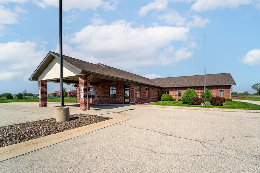 Primary Photo Of 790 Eastgate Dr, Ripon Medical For Sale