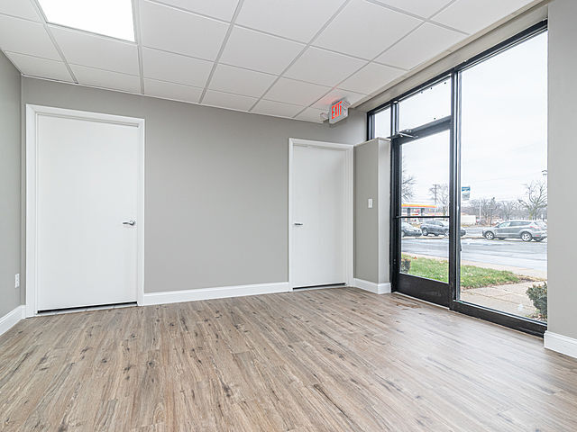 More Photos Of 16975-16991 Farmington Rd, Livonia Medical For Lease