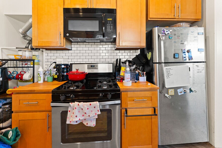 More Photos Of 646 42nd, Oakland Apartments For Sale