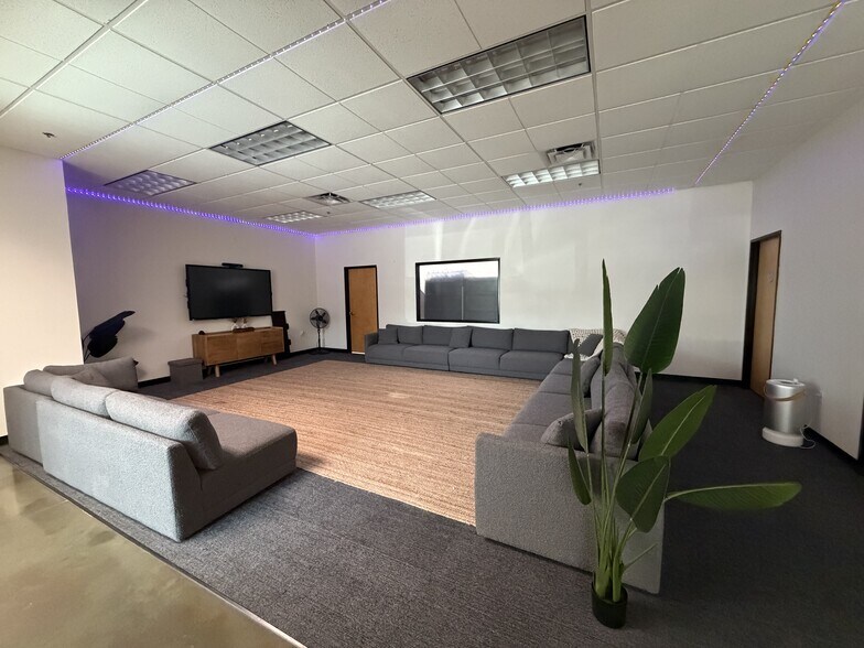 More Photos Of 2848 N Omaha St, Mesa Warehouse For Lease
