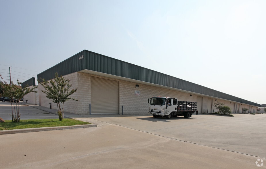 More Photos Of 12551 Steeple Way Blvd, Houston Unknown For Lease