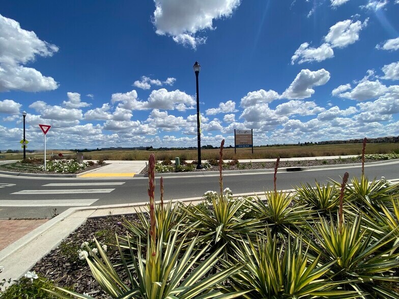 More Photos Of Campus Oaks, Roseville Land For Sale