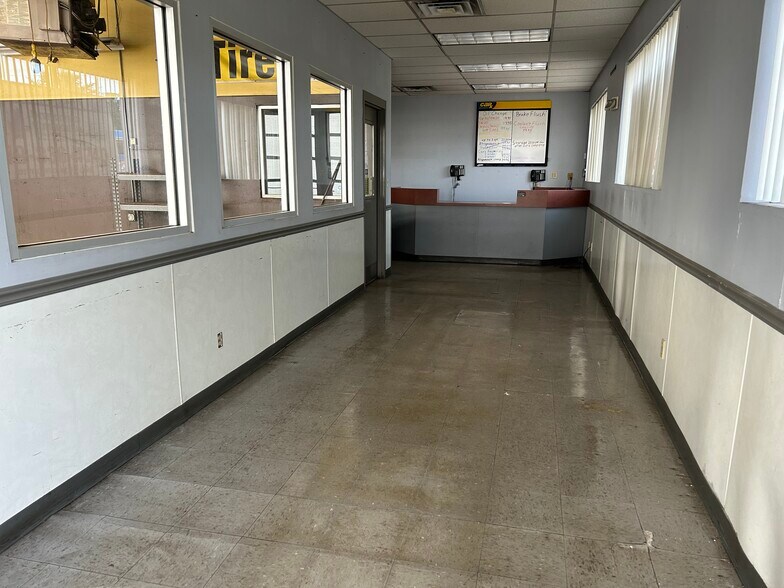 More Photos Of 7247-7249 Indianapolis Blvd, Hammond Auto Repair For Sale