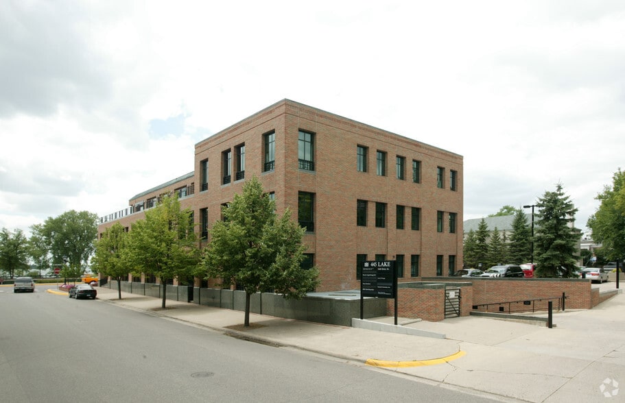 More Photos Of 445 Lake St E, Wayzata Medical For Lease