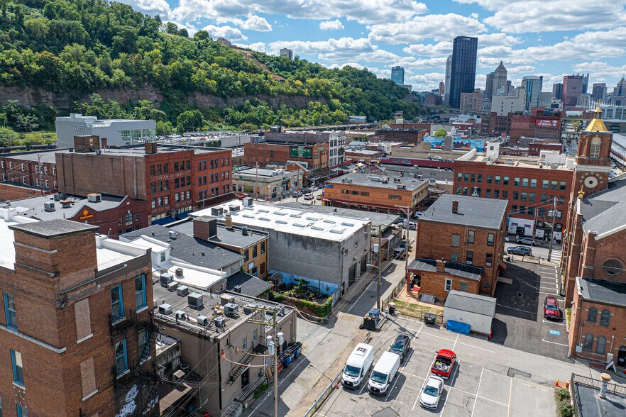 More Photos Of 2111 Penn Ave, Pittsburgh Storefront Retail Office For Lease