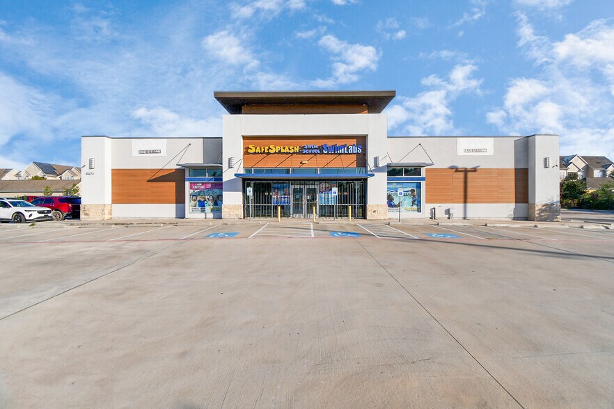 More Photos Of 10423 N Sam Houston Pky E, Humble Sports And Entertainment For Sale