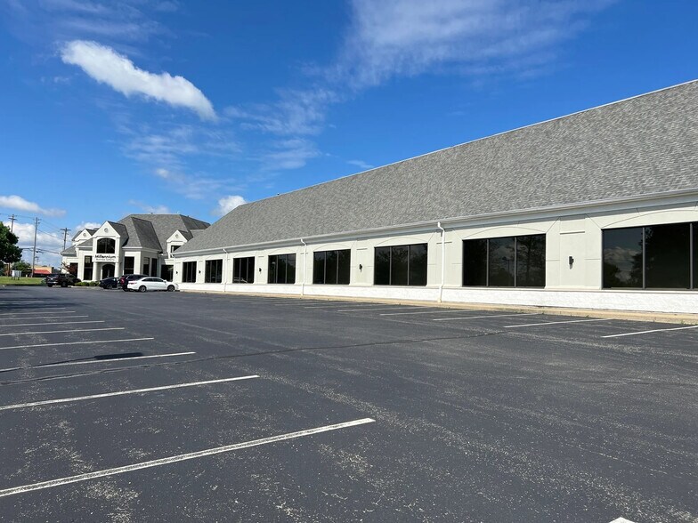 More Photos Of 11085 Montgomery Rd, Montgomery Flex For Lease
