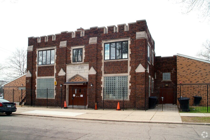 More Photos Of 3111 Elmwood St, Detroit Schools For Lease