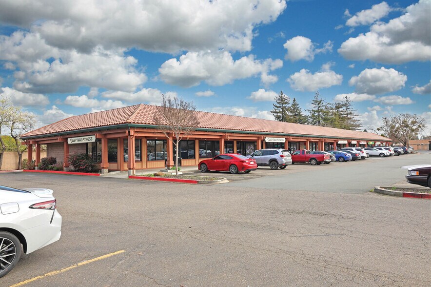 More Photos Of 901-997 Golf Course Dr, Rohnert Park General Retail For Sale