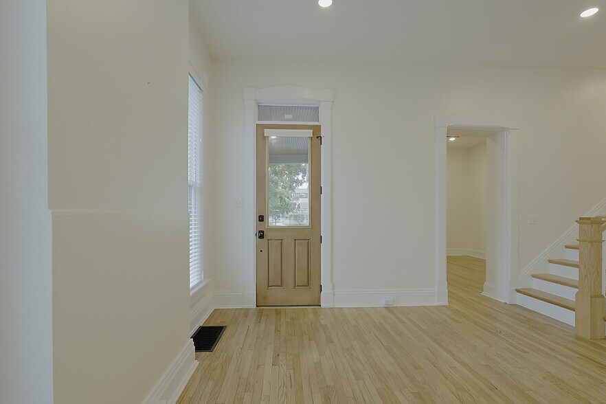 More Photos Of 26 N Short St, Troy Office For Lease