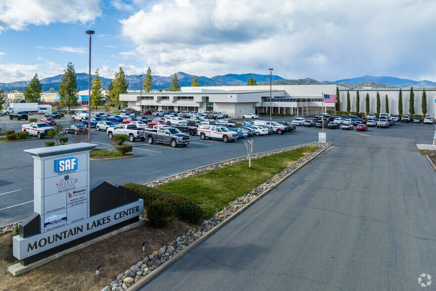 Primary Photo Of 4300-4356 Caterpillar Rd, Redding Manufacturing For Sale