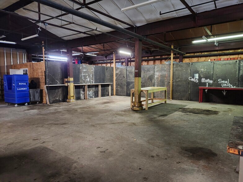 Primary Photo Of 10 Dooley Ave, Savannah Warehouse For Lease