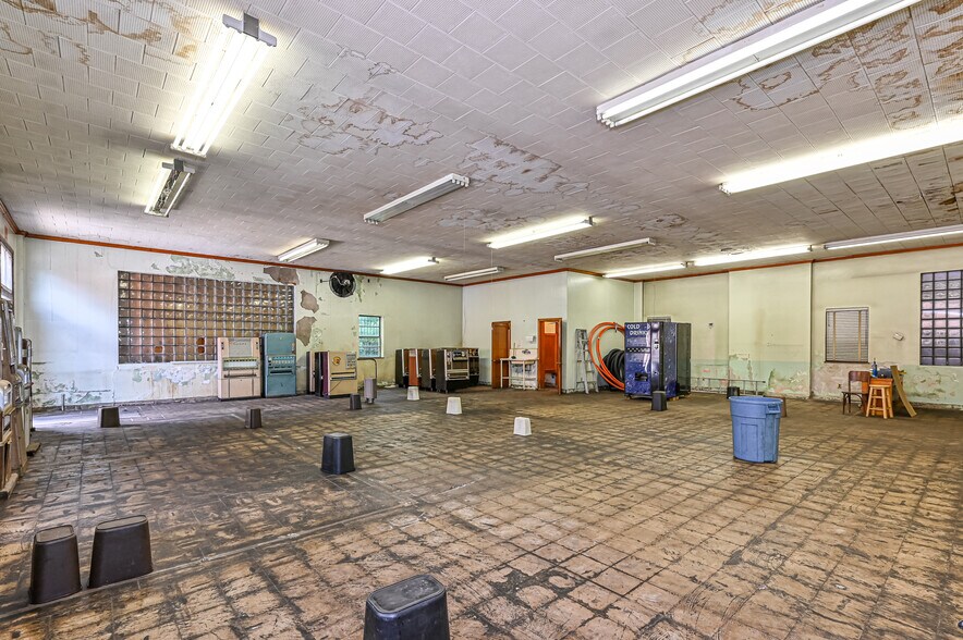 More Photos Of 242 Merchant St, Ambridge Industrial For Sale