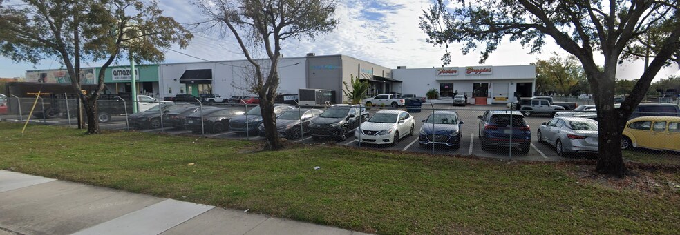 More Photos Of 5000 Acline Dr E, Tampa Warehouse For Lease