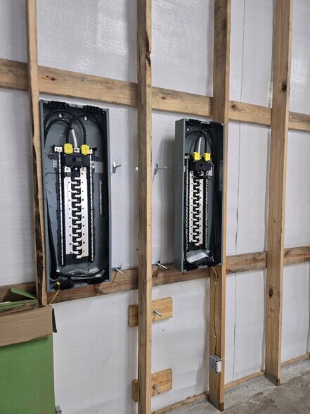 More Photos Of 9585 Campton Rd, Stanton Light Distribution For Sale