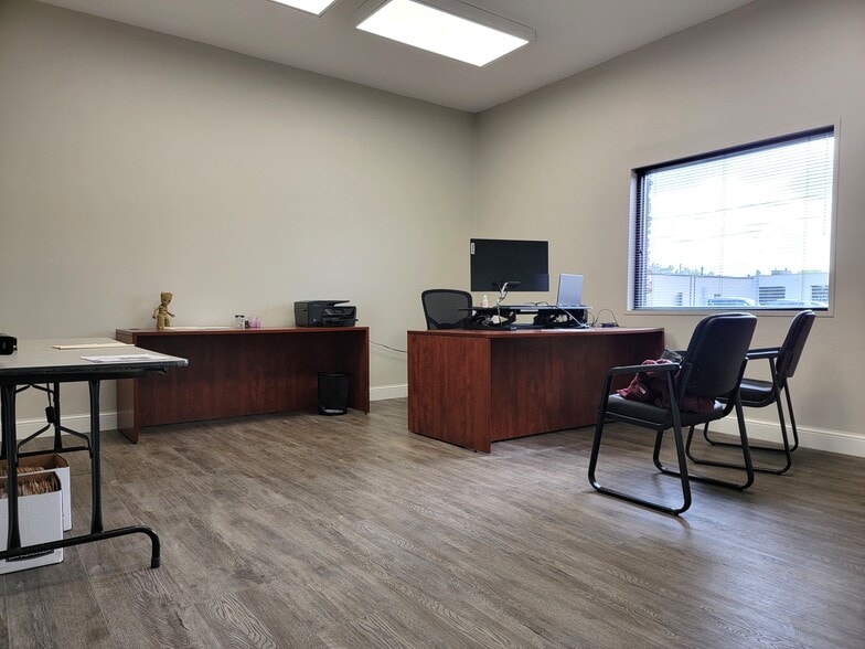 More Photos Of 6202 Material Ave, Loves Park Light Distribution For Sale