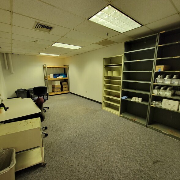 More Photos Of 500 Economy Ct, Freeport Office For Lease