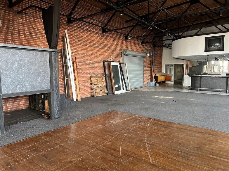 More Photos Of 444 Hartford Pike, Dayville Freestanding For Sale